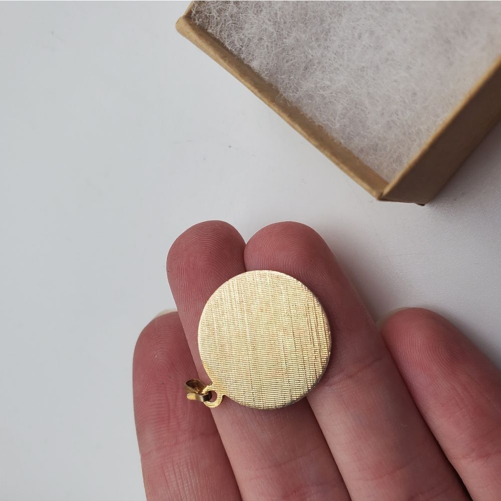 Customizable engraveable gold toned‎ round pendant or charm